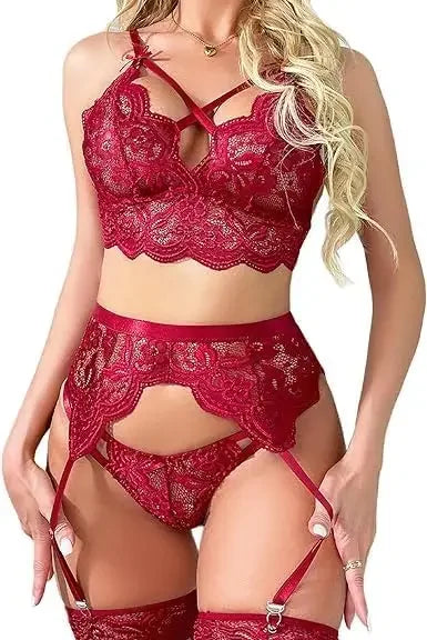 3-Piece Lingerie Set with Garter Belt – Lace and Elegant Design