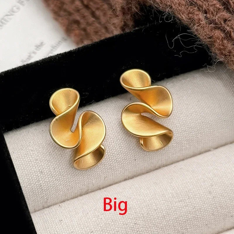 Twisted Flower Earring