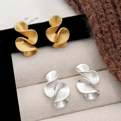 Twisted Flower Earring